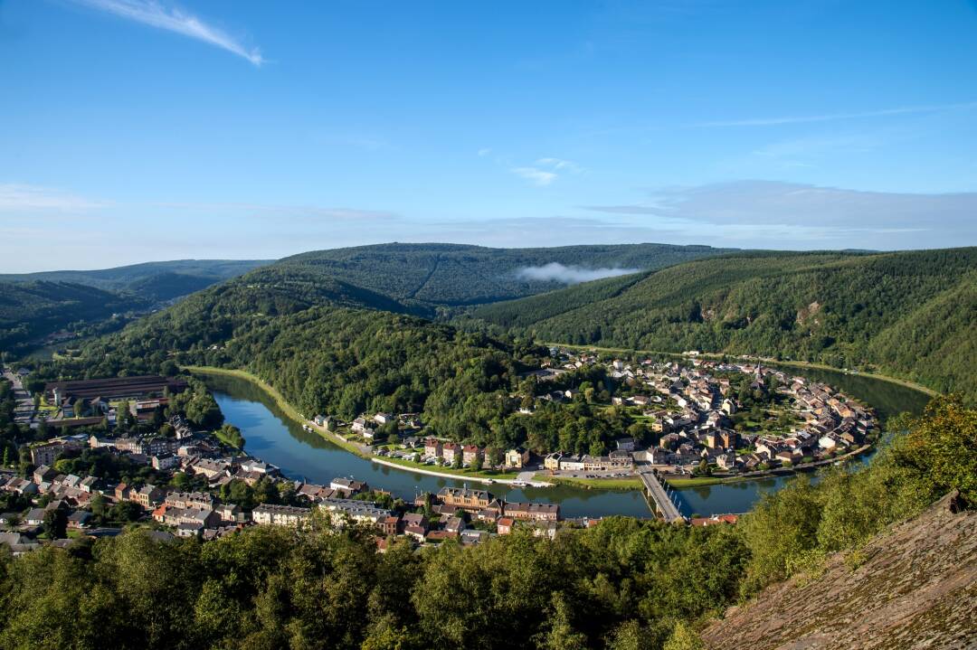 La Roche &agrave; Sept-Heures

A Montherm&eacute;, la Roche &agrave; Sept-Heures offre un panorama &agrave; couper le souffle sur le grande boucle sym&eacute;trique qui entoure la ville.&nbsp;&copy;D.Truillard