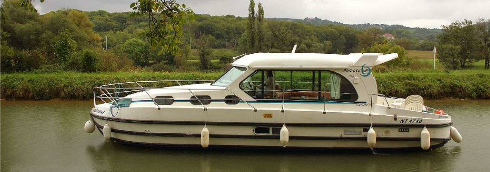 SEDAN 1000 A