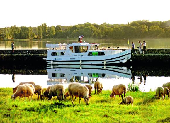 Canal Loire Image